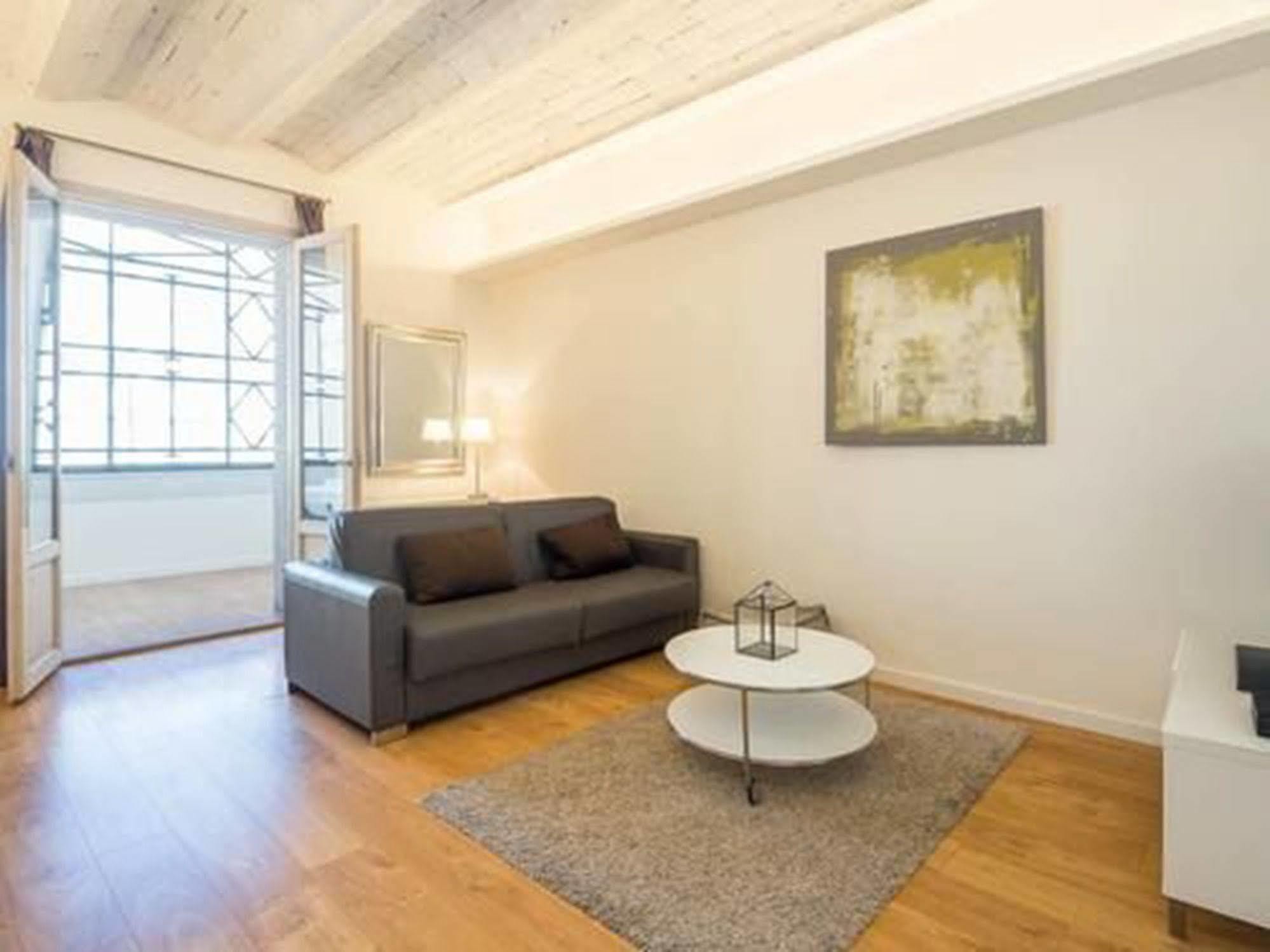 Rent Top Apartments Near Plaza De Catalunya Barcelona Exterior foto