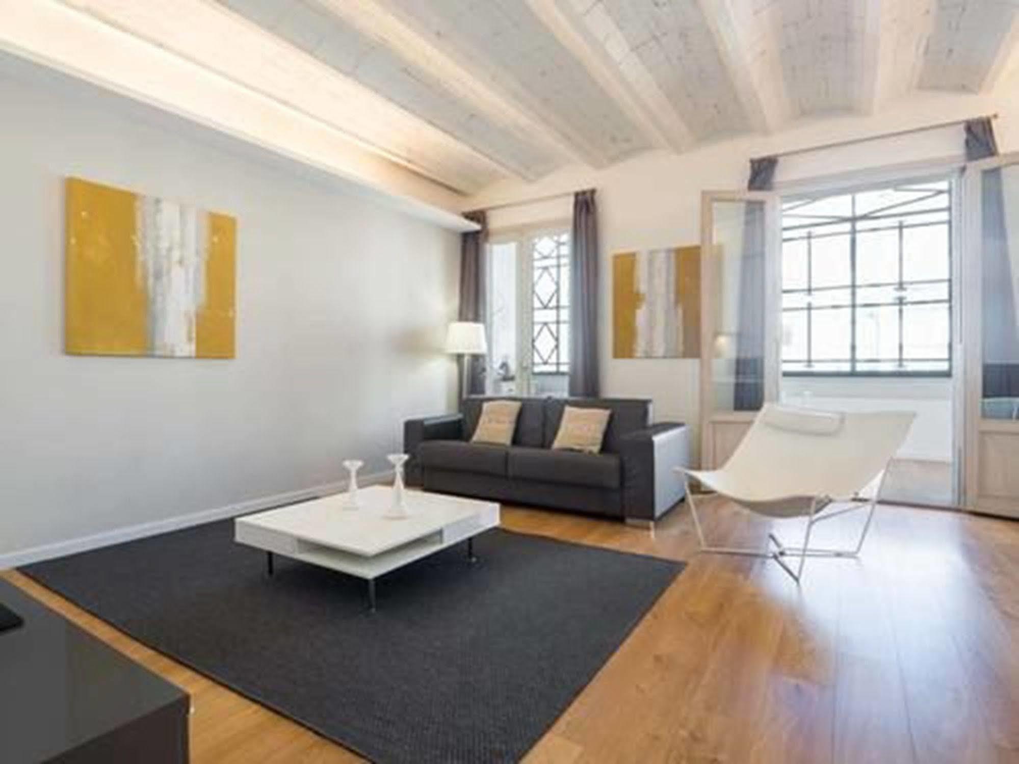 Rent Top Apartments Near Plaza De Catalunya Barcelona Exterior foto