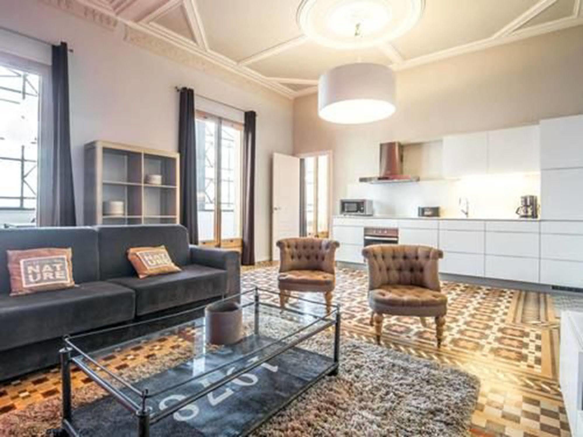 Rent Top Apartments Near Plaza De Catalunya Barcelona Exterior foto